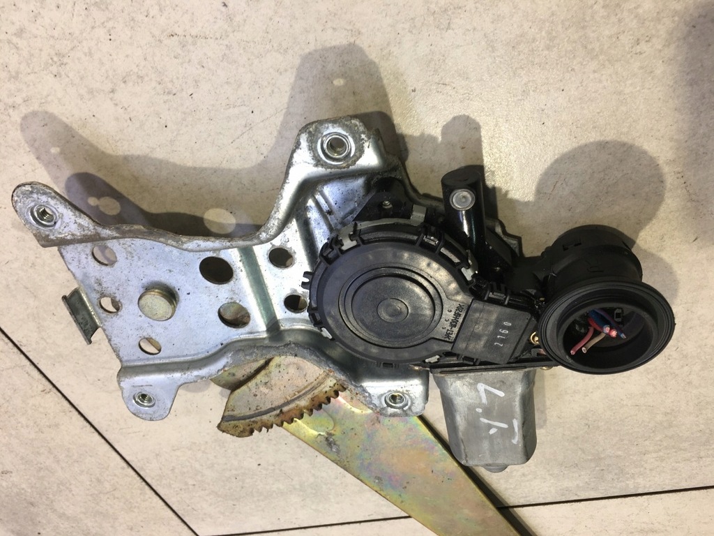 фото №11, Подъемник стекло левый задняя corolla verso e12