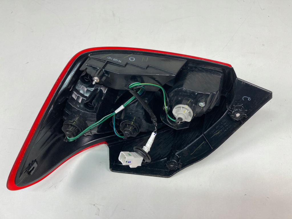 фото №8, Лампа ліва задня mitsubishi space star ii 2