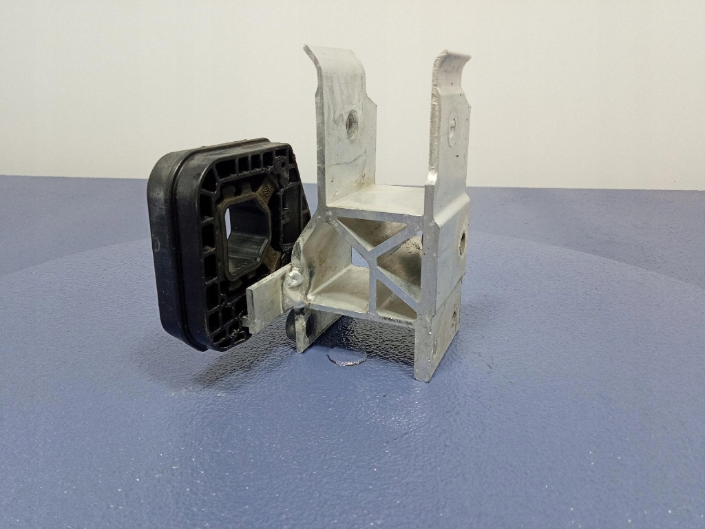 фото №6, Bmw x7 g07 кронштейн кронштейн радіатора праве 7421636