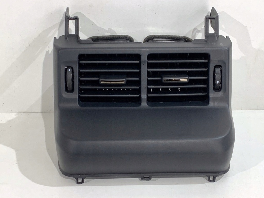 Купити Решітка обдув задній land rover range rover evoque r8a2-014a22-aa suv