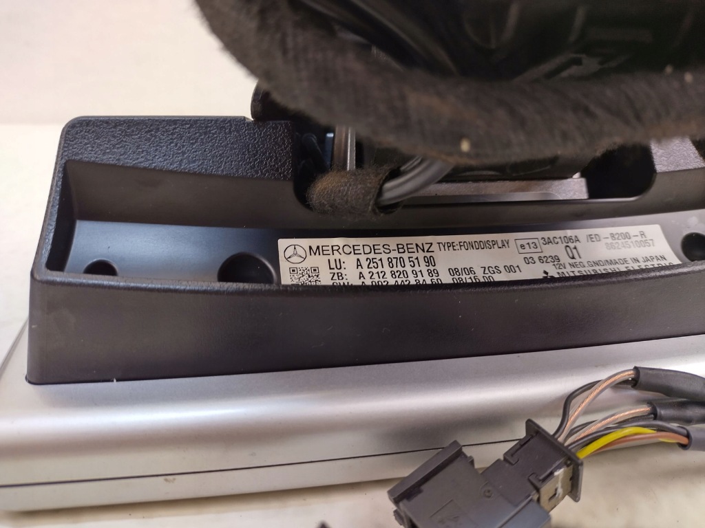 Купить Mercedes ml w164 монитор мониторы w подголовник dvd pilot комплект