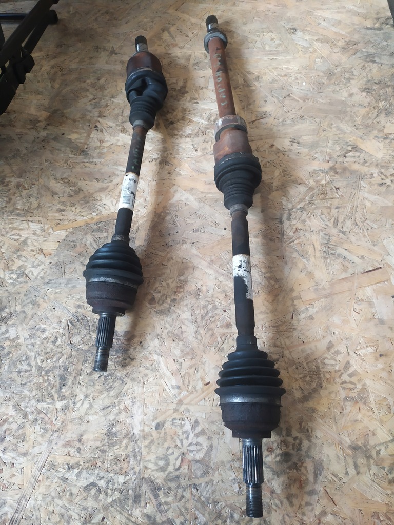 фото №1, Приводной вал правая 0.9 tce captur