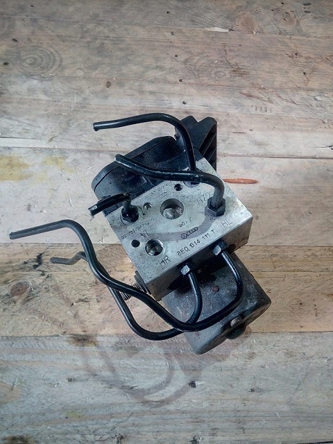 фото №1, Audi s6 c5 насос гальмівна abs 4.2 v8 8e0614111t