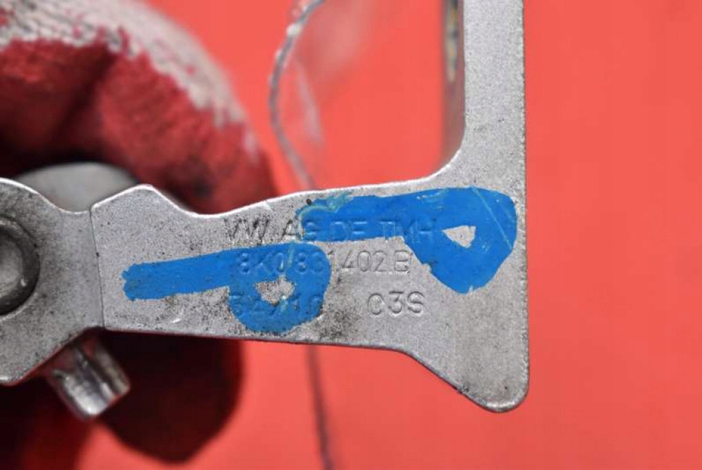 фото №6, Петля петлі двері правий перед 8k0831402b audi a1 8x 10-14