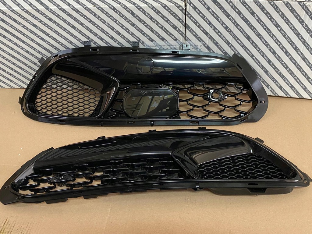 Купити Решітка бампера alfa romeo stelvio 2022