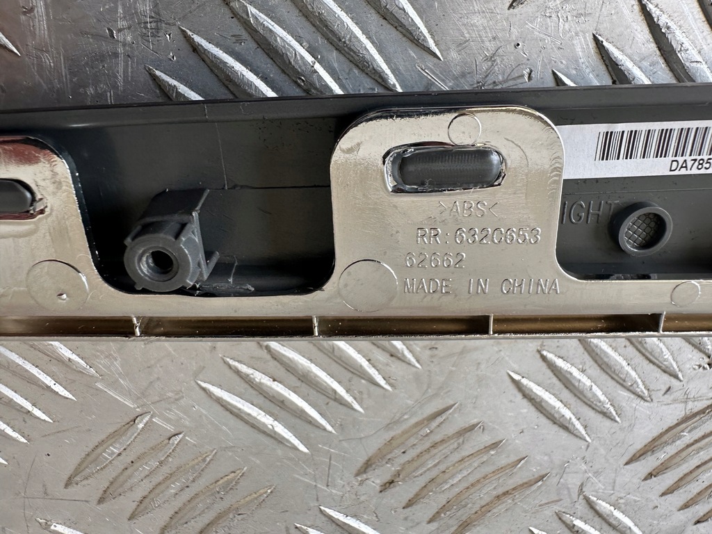 фото №8, Jeep grand cherokee iv wk-2 dekor молдинг обшивка двері правий задня 632c653