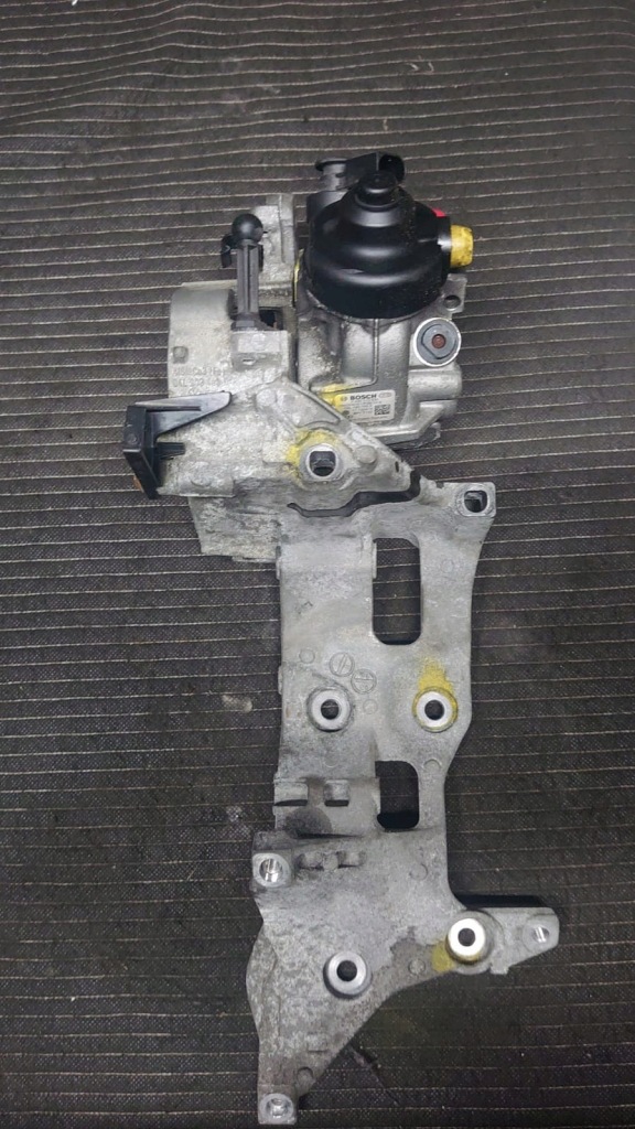Купити Кронштейн генератора насоса a4 a6 c7 2.0 190 koni 16r