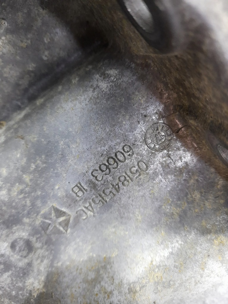 фото №15, Dodge challenger 05184515ac з передній картера масляні