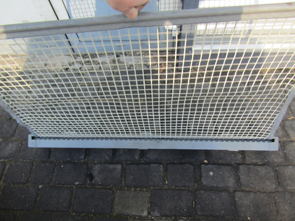 8 mercedes w124 универсал шторка багажника серая Недорого