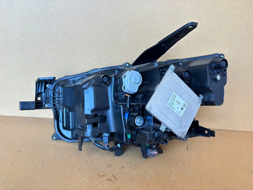 Mazda cx-30 cx30 фара full led правий перед Недорого