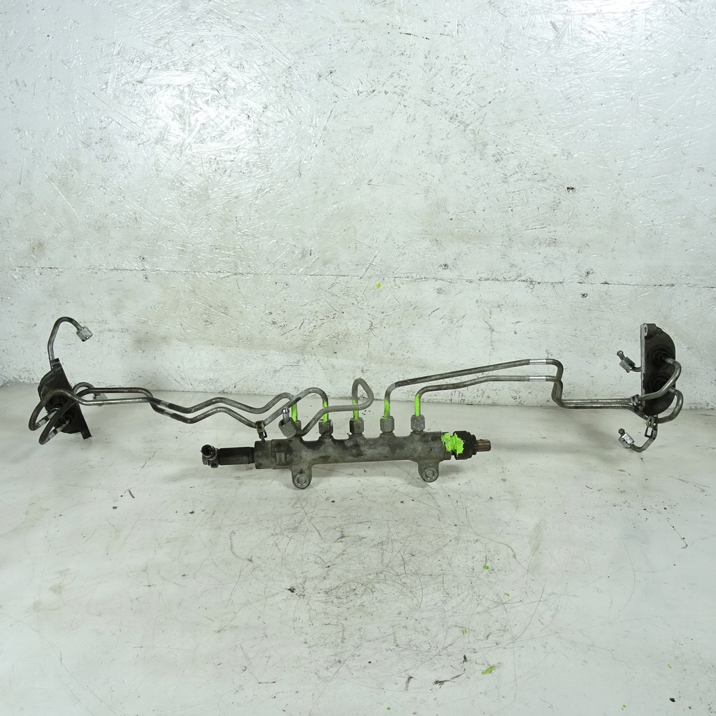 фото №1, Subaru legacy v 2.0d молдинг питающая