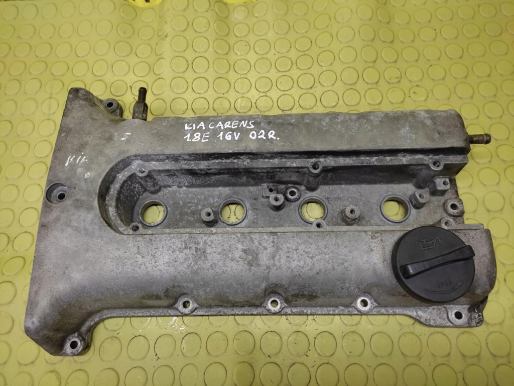 фото №1, Kia carens 1.8 крышка клапанов