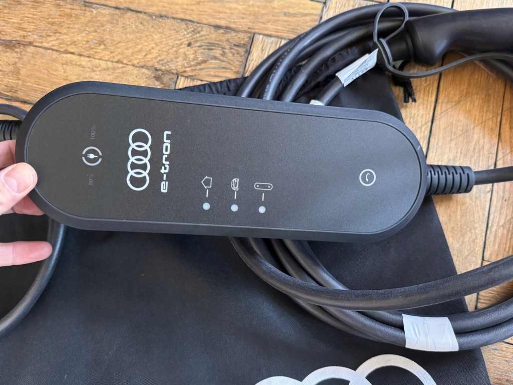 фото №8, Audi e-tron електрик nowa комплектна зарядний пристрій мережева + трифазна мережа 7.2kw org.