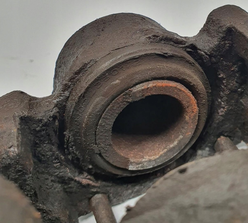 Супорт гальмівний правий задні задній mercedes w201 190 2.0 8v b Недорого