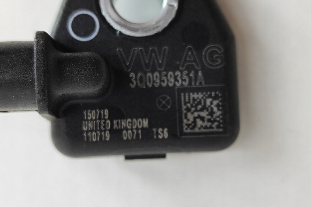 фото №6, Skoda octavia 5e датчик удара с правой стороны 3q0959351a 2.0 дизель 22