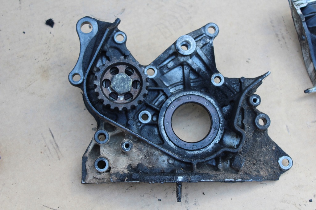 фото №5, Насос масла масляная corolla verso ii avensis t25 rav 4 ii 2.0 d4d 1cd