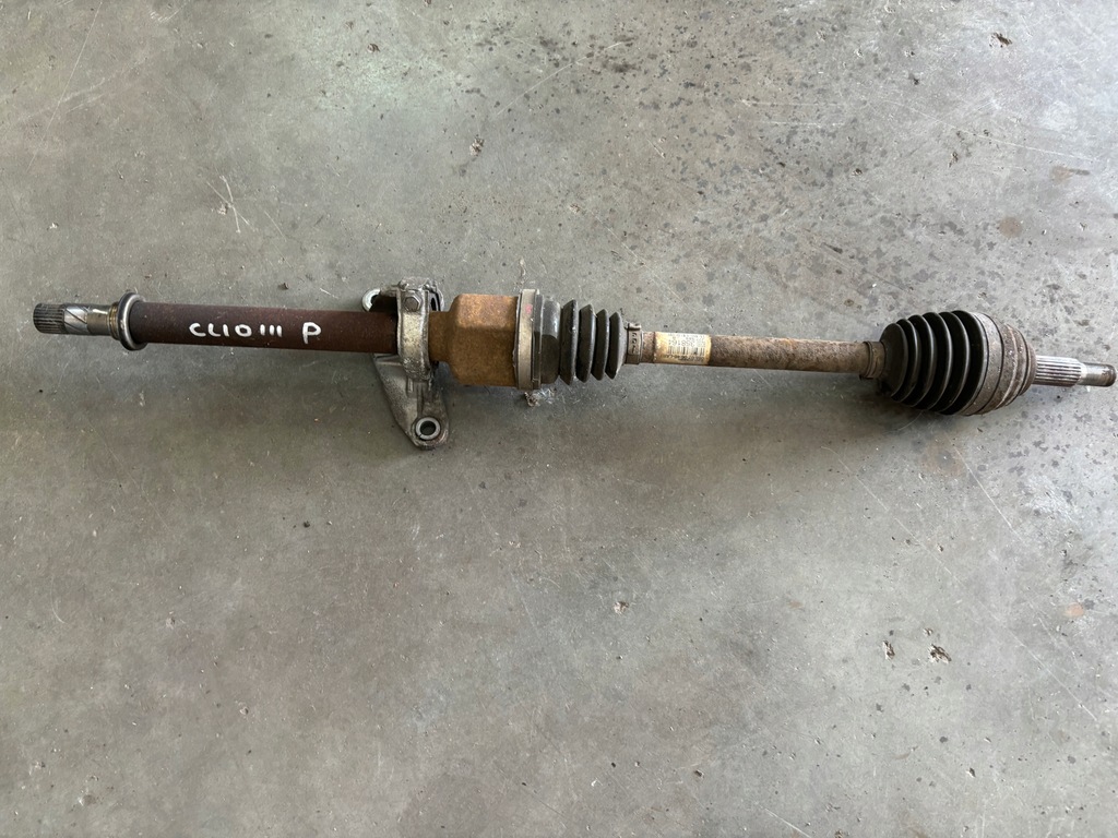 фото №1, Renault clio iii 1.6 приводной вал правая 8200358164