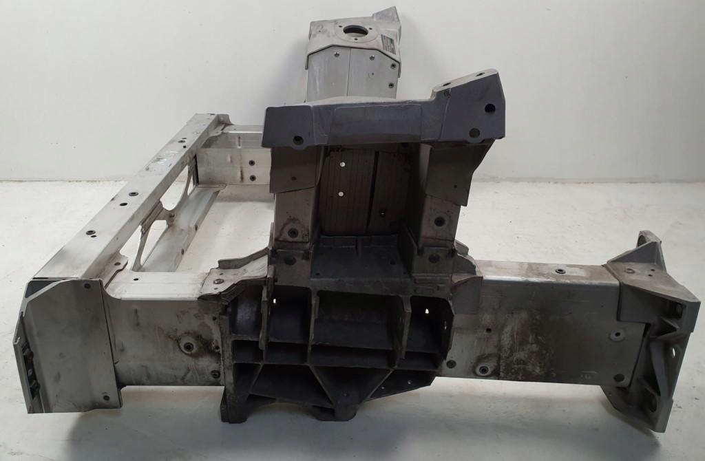 фото №3, Pas передний балка усилитель aston martin rapide