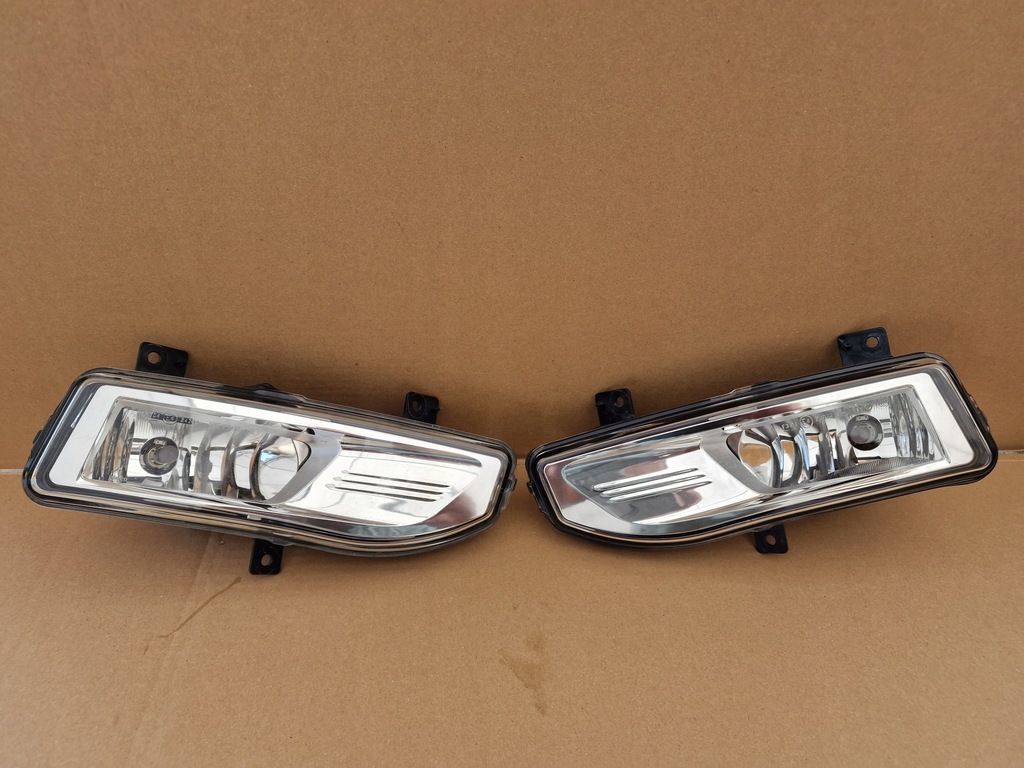 фото №1, Nissan leaf ii протитуманні фари комплект