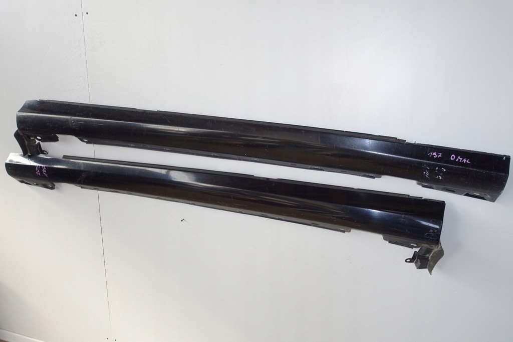 фото №5, Mercedes w203 lift накладки пороговые пороги 197 молдинг avantgarde