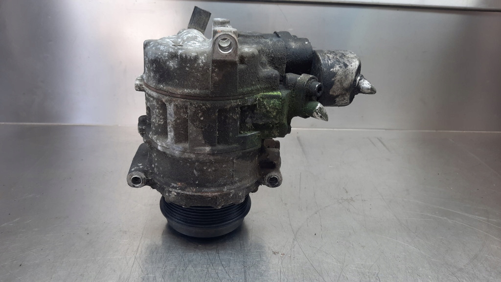 фото №9, Компрессор кондиционера vw t5 t6 crafter 2e0820803h повреждённый