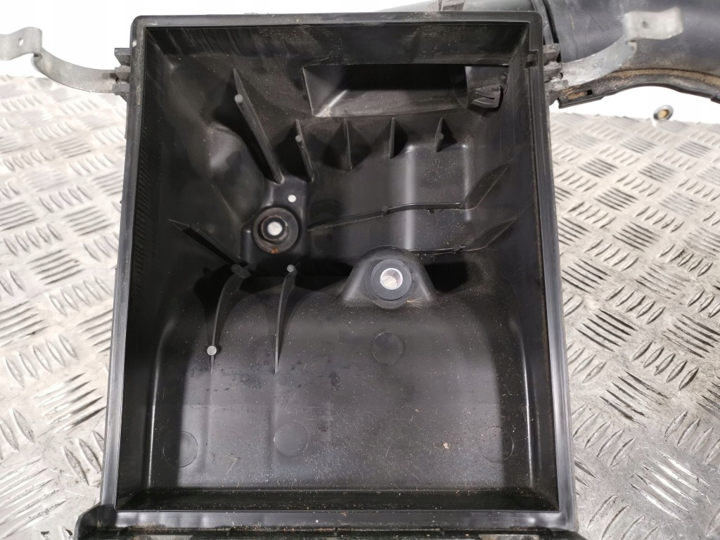 2011 toyota prius xw30 корпус фильтра воздуха 1781237030 Недорого