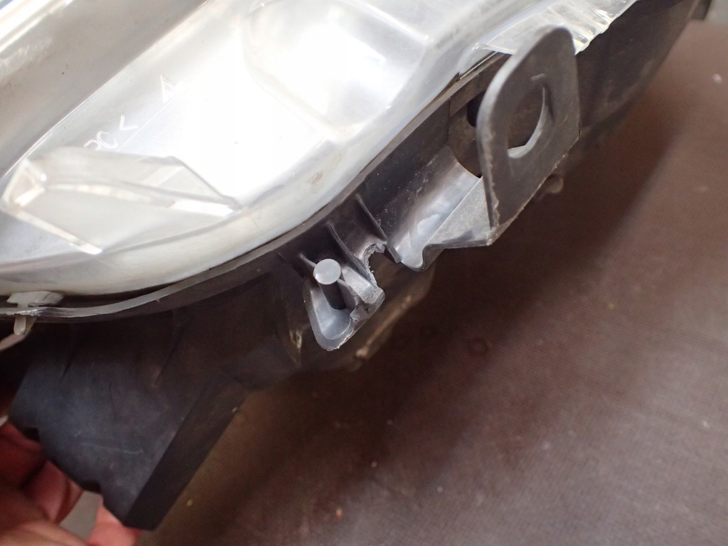 фото №11, Лампа лампи перед citroen c4 ii 2 10-