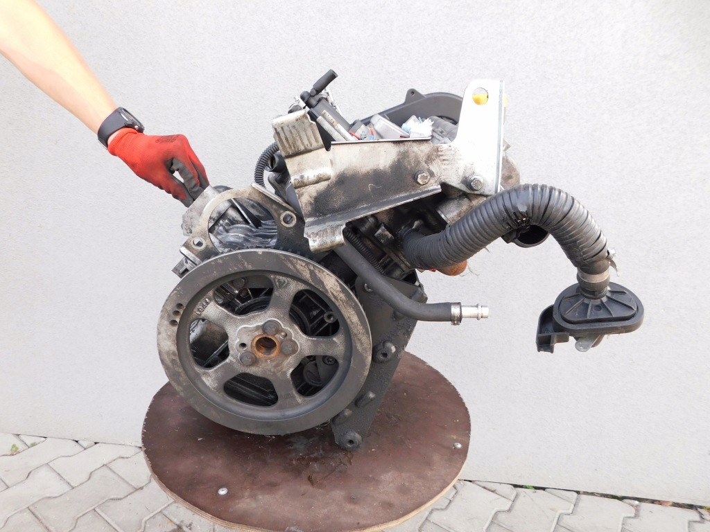 фото №1, Ligier js50 двигатель