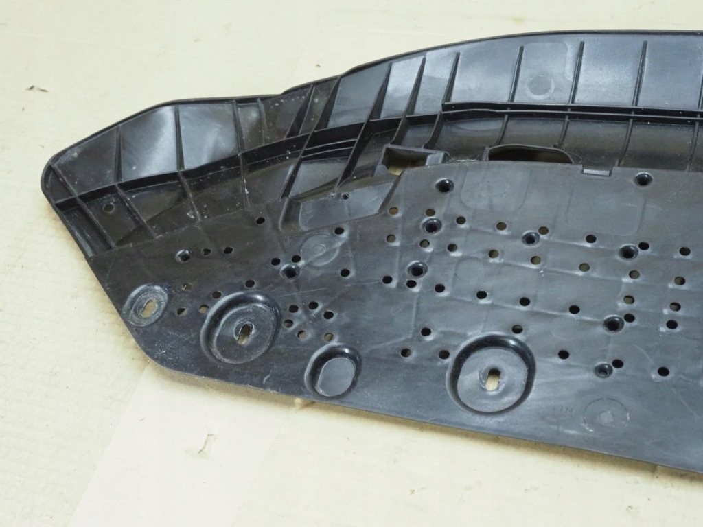 Плита накладка под двигатель бампера перед audi a4 b9 8w s-line 8w0807611f Киев