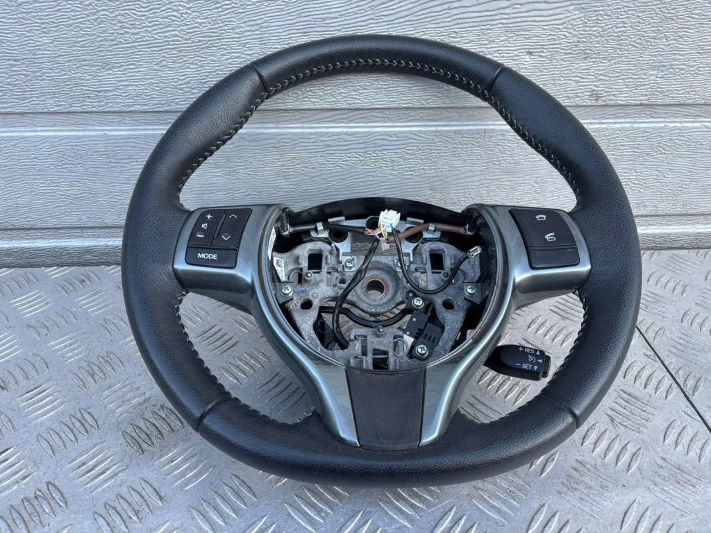 фото №1, Toyota yaris iii повітропровід круїз-контроль мультифункція ideał