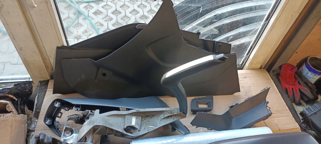 Купить Focus mk3 kompletny туннель средний подлокотник европа