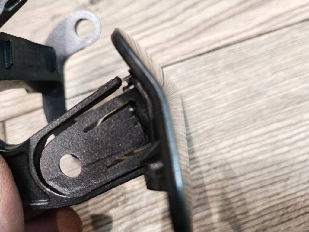 Заглушка распылителя бампера перед левая серебристая a52 bmw 6 f13 8052711 Киев