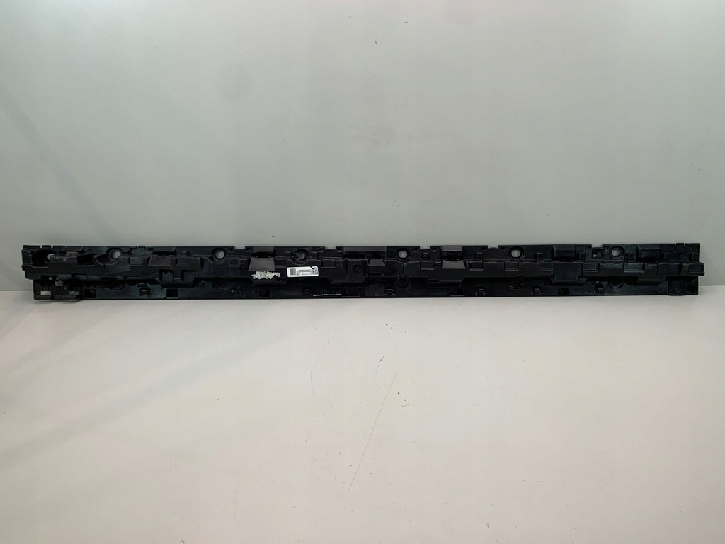 фото №1, Bmw x5 g05 молдинг направляющая накладки порога правой 7425460