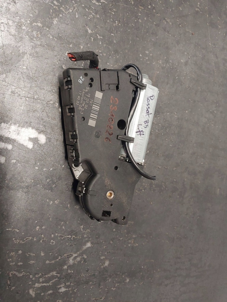 Купити Моторчик люк volkswagen passat b5 рестайлінг  174033