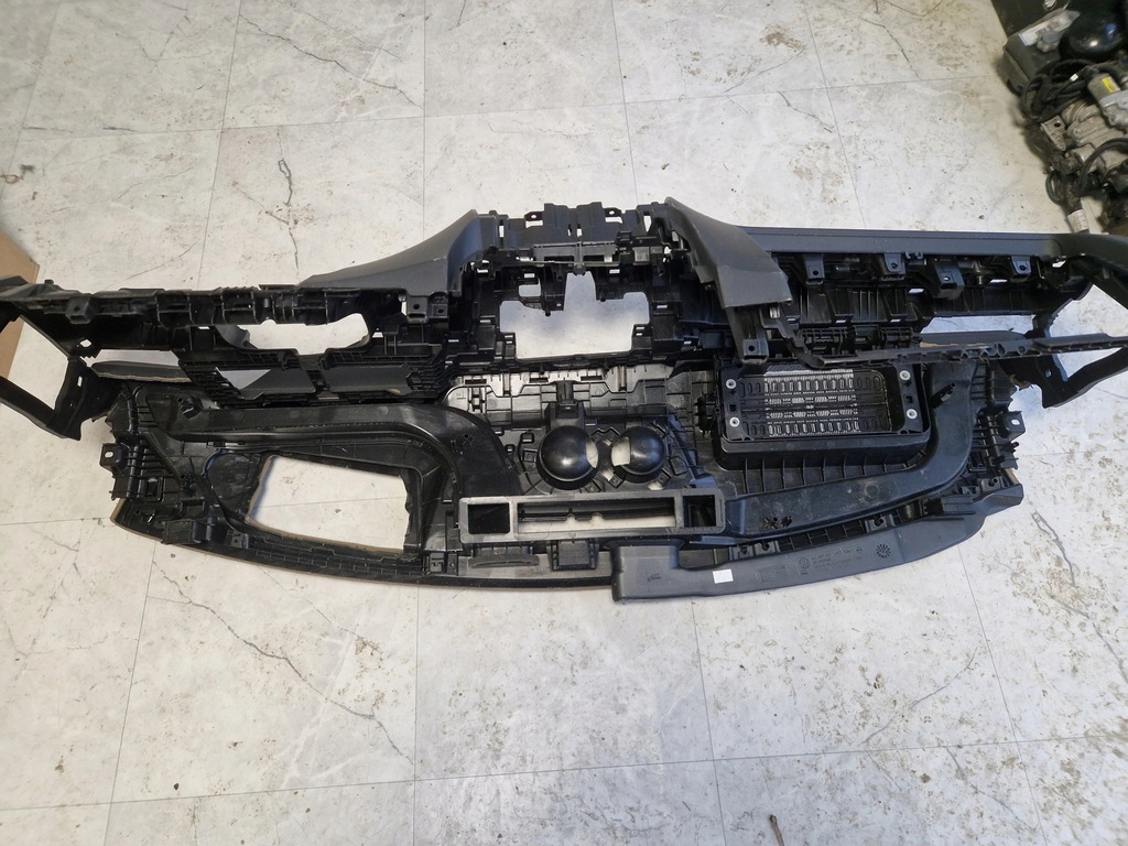 фото №8, Консоль приборная панель приборная панель приборная skoda superb iv 3p1