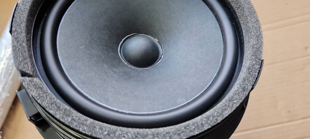 фото №15, A6 c8 4k динамік двері лівий правий задня 4k9035411 a7 4k