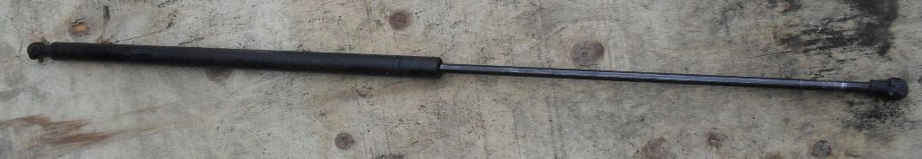 фото №1, Volvo v40 1.8 2000 привод капот