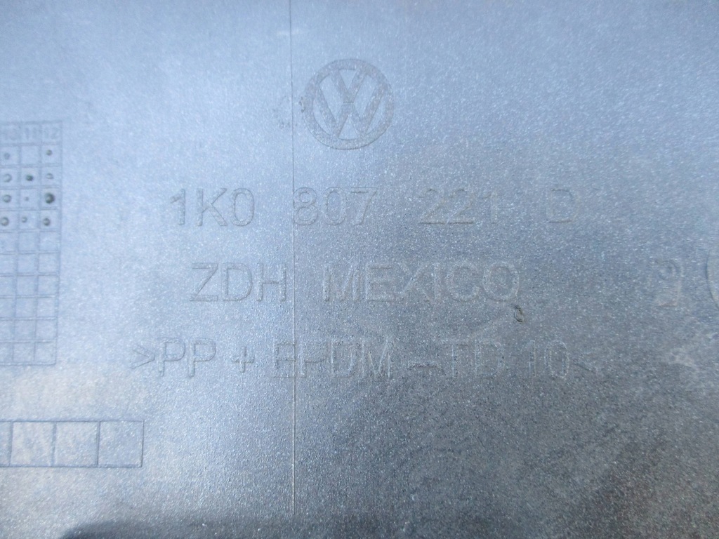 фото №8, Бампер перед передній vw golf v kombi jetta 1k0807221d