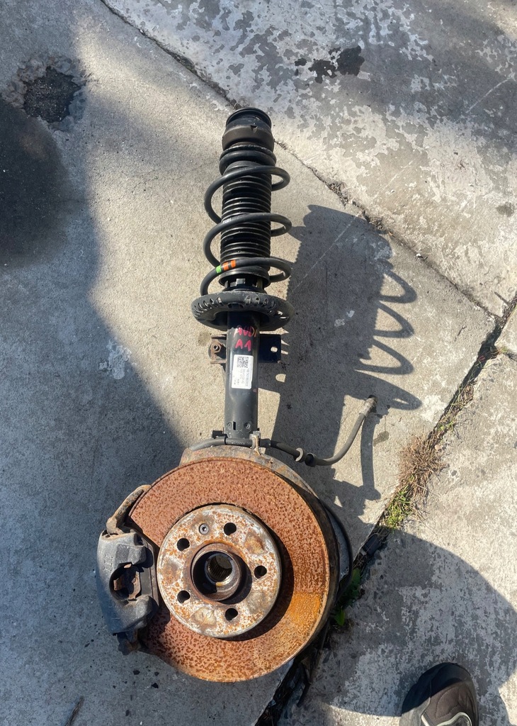 фото №4, Audi a1 8x амортизатор поворотний кулак mcperson 1.2 tfsi ліва 6r0413031