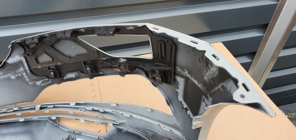 фото №11, Skoda оригинальный номер 57a807221 бампер передний