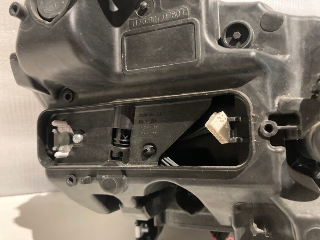 Фара перед левый ilux led opel insignia b рестайлинг  20- 39136835 Недорого