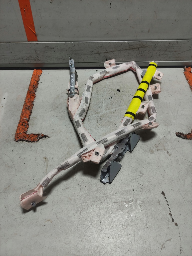 фото №1, Vw t-roc шторка безопасности правая 2ga880742e