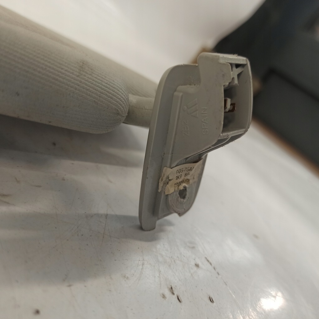 фото №10, Volkswagen golf vi защита солнцезащитная левая 1k0857551a