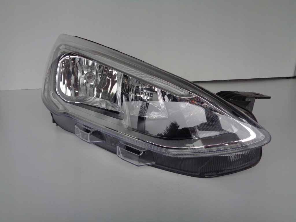 Купити Фара правий фара ford focus mk4 18- led
