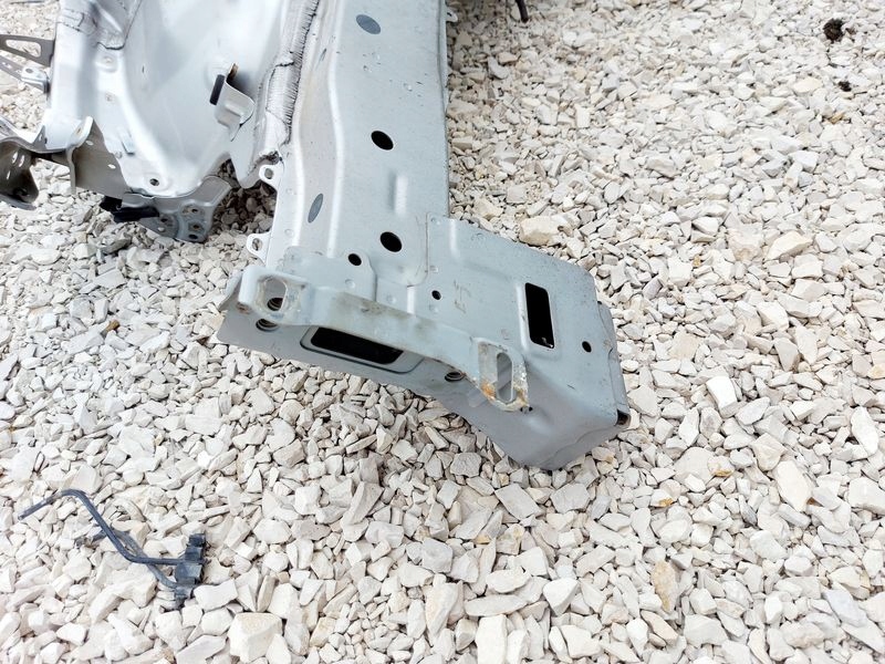 фото №9, Avensis t27 лонжерон права передня 1f7 підкрилок