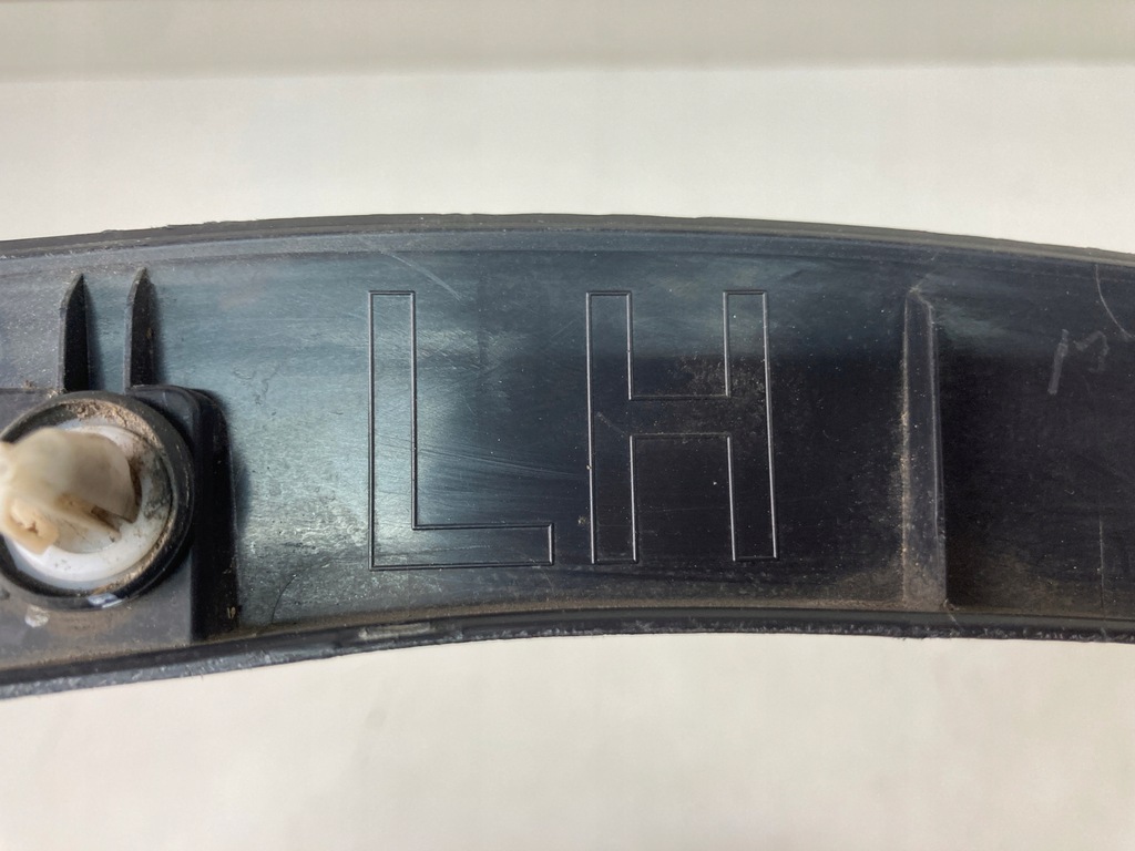 фото №11, Tesla y молдинг крила передня ліва 1683859