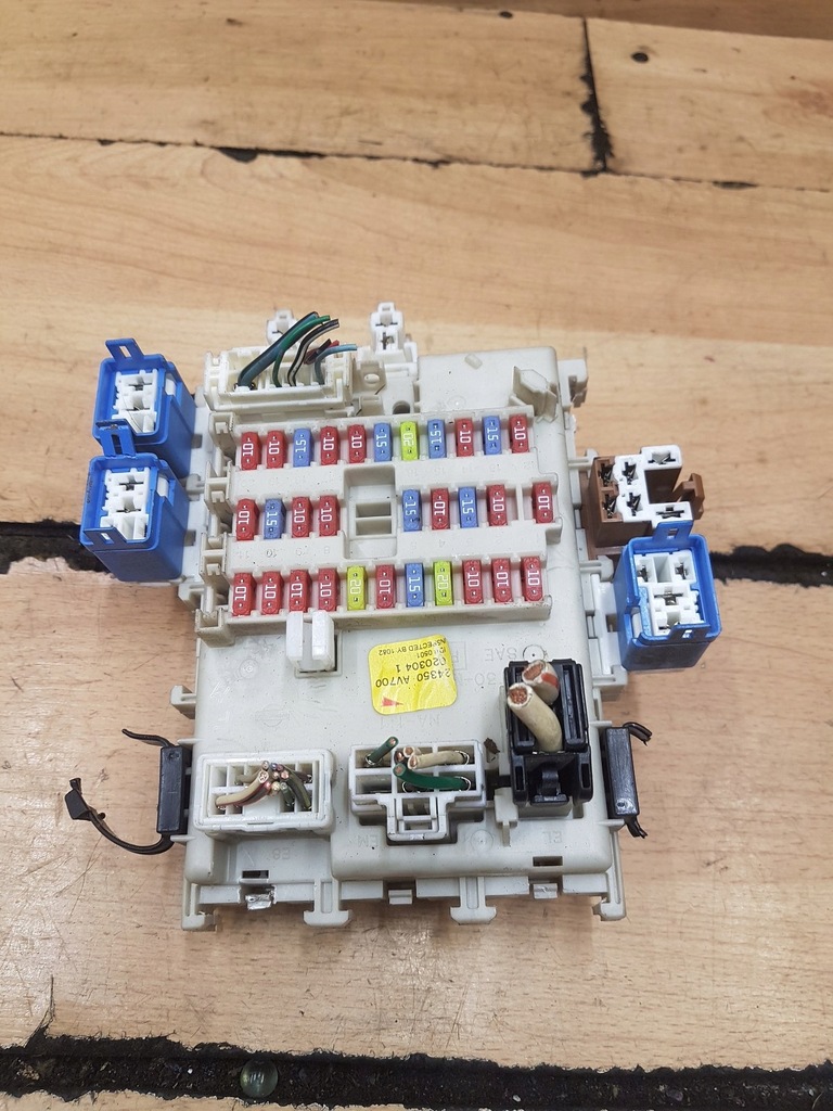 фото №1, Коробка запобіжників nissan primera p12 1.9dci