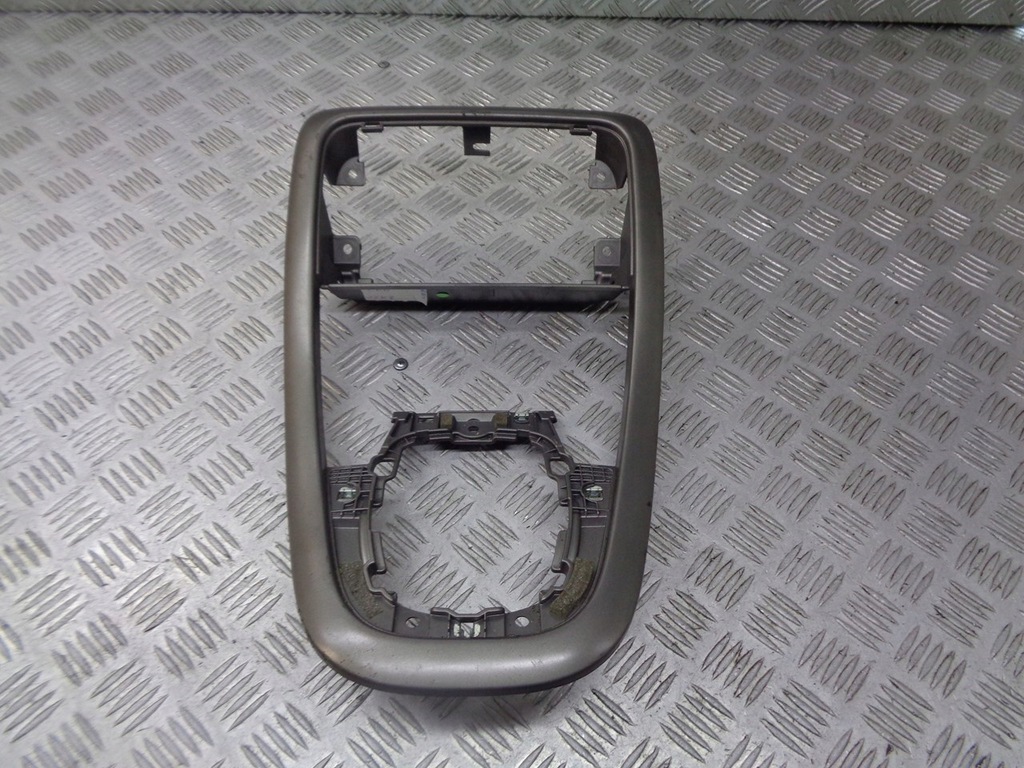 фото №1, Рамка чехол рычага переключения передач переключения передач croma ii 735373402