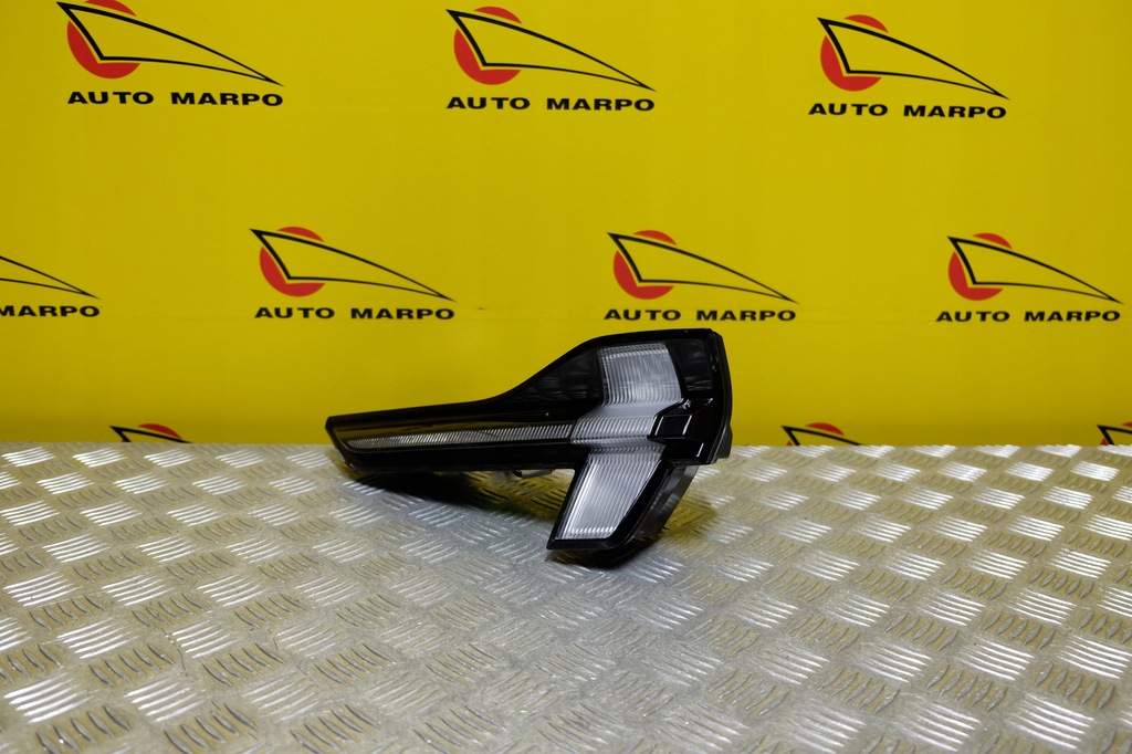 фото №10, Ford mustang mach-e 2021- лампа крышки задняя правая led usa