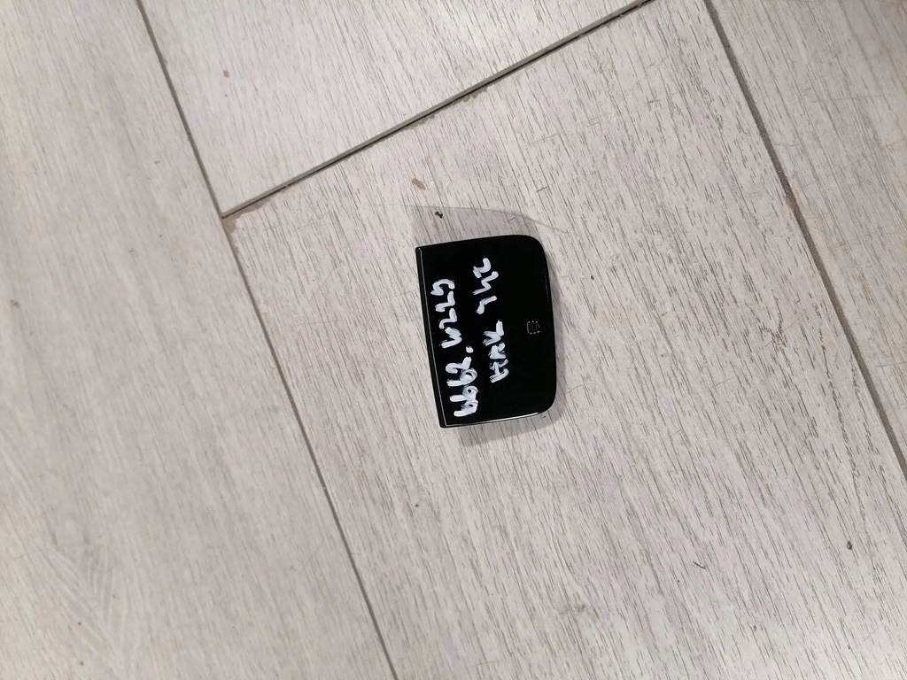 фото №1, Mercedes w223 заглушка hak задняя a2238857901